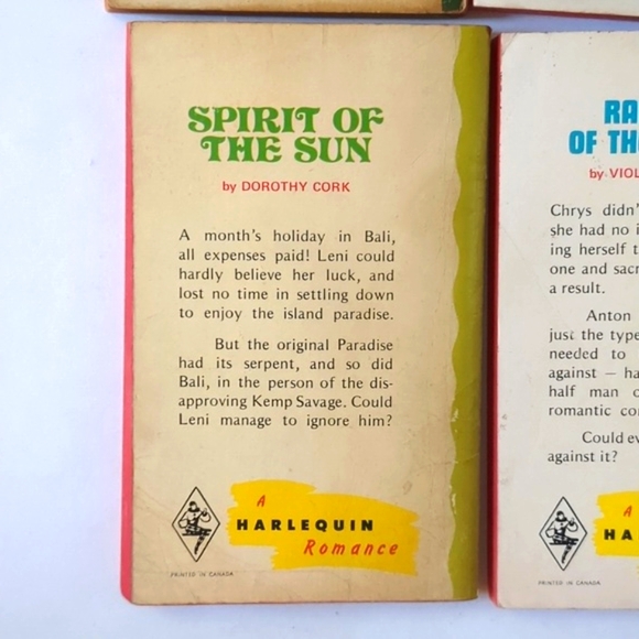 Vintage Harlequin Romance pocketbooks! - Picture 6 of 11